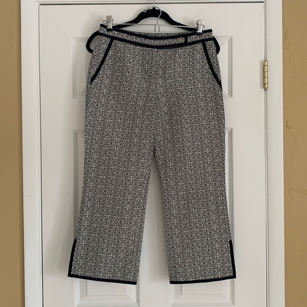 M-A-G by Magaschoni cropped pant Size 0.